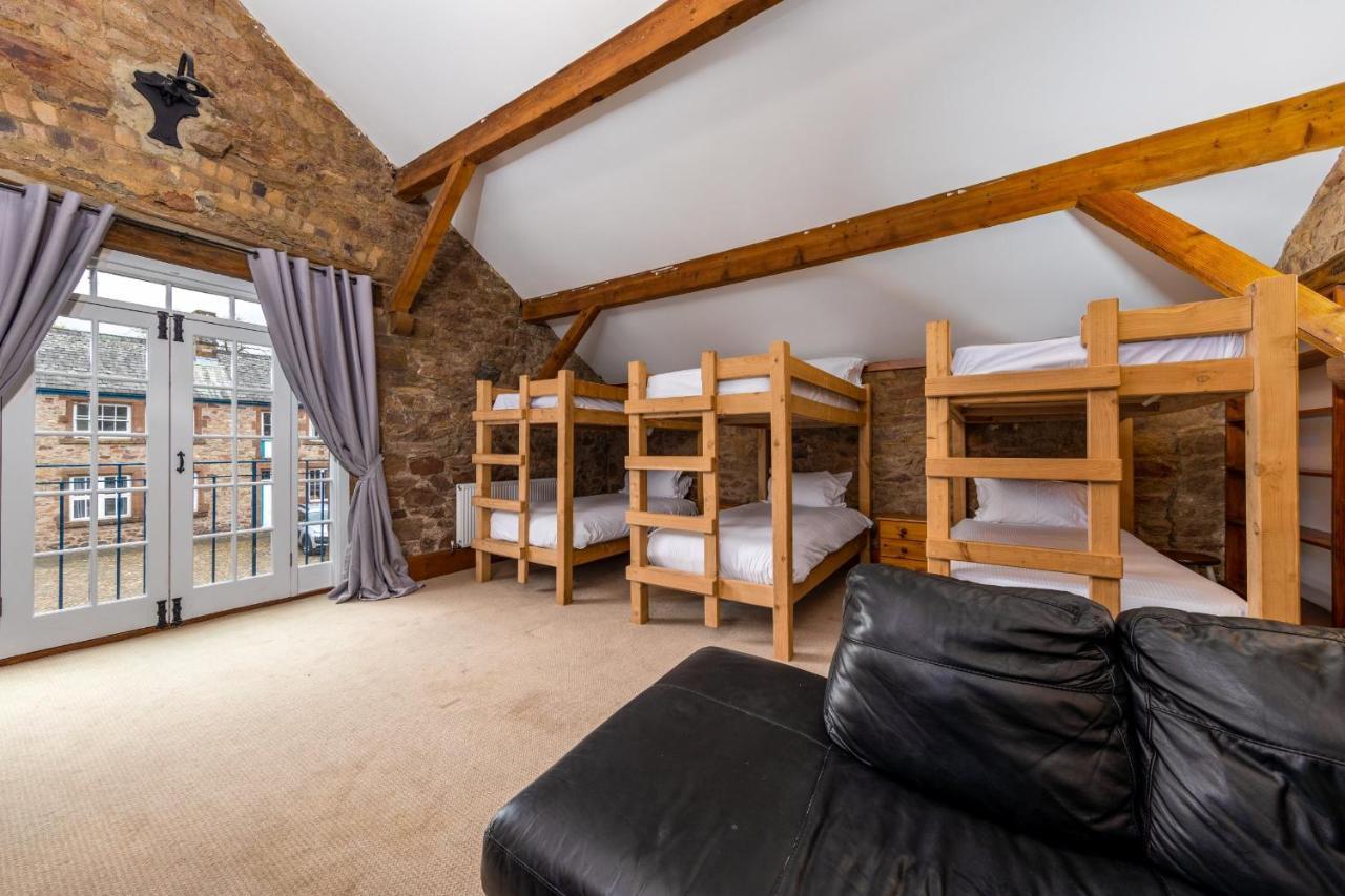 レーブングラス Muncaster Castle Coachman'S Quarters Bed & Breakfast エクステリア 写真