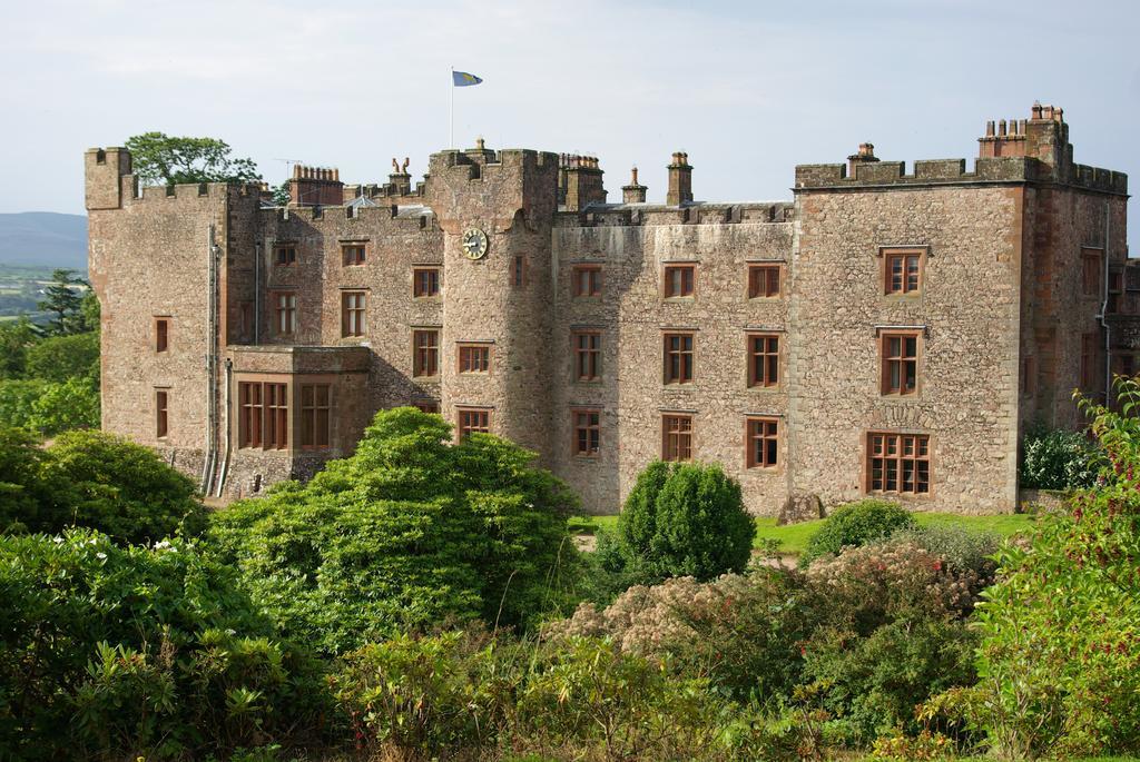 レーブングラス Muncaster Castle Coachman'S Quarters Bed & Breakfast エクステリア 写真
